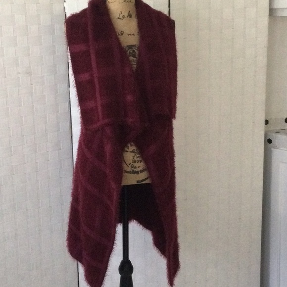 NWT Woman’s Long Fury Vest by Kelly & Katie Color burgundy Sz OS  #571 - Picture 1 of 9
